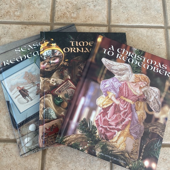 Set of 3 Vintage 90’s Cross Stitch Pattern Books Excellent Condition - Picture 1 of 14